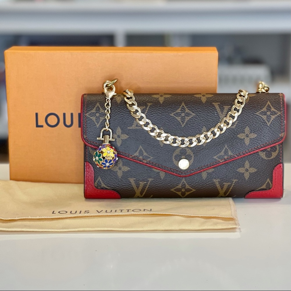 Louis Vuitton Retro Sarah Monogram Chained Wallet